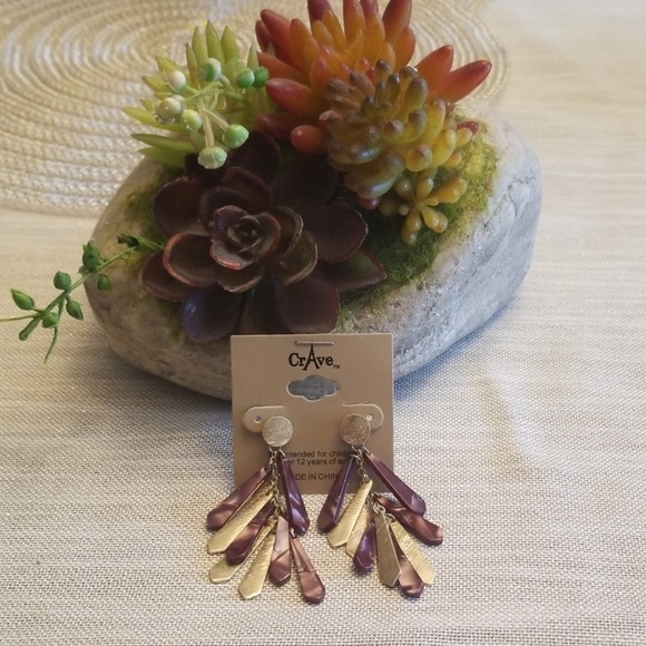 Crave Jewelry - ⭐ Crave ⭐ Gold Dangling Fringe Earrings
